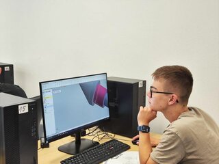 20E7EAB8-CEC6-4640-9D18-519D8D754F23