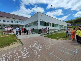 7D5AC7D8-456A-4D3B-AD54-5E58F727E2B2