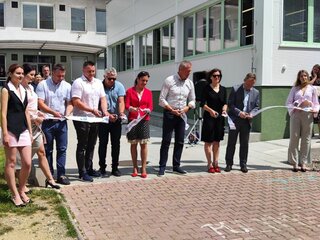 B40C08C6-1BF9-4A30-A668-D6446345A7EF